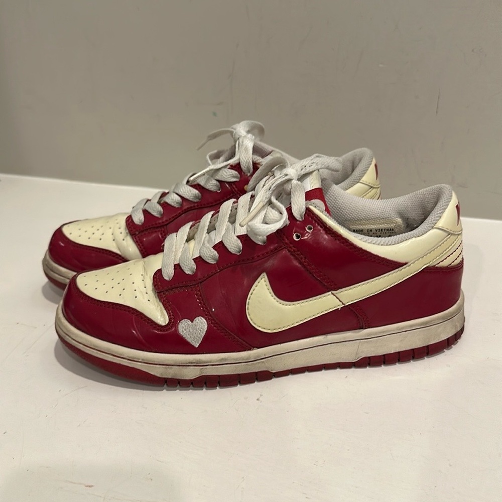 Nike Dunk Low Valentines Day 2004 (women’s size 7)